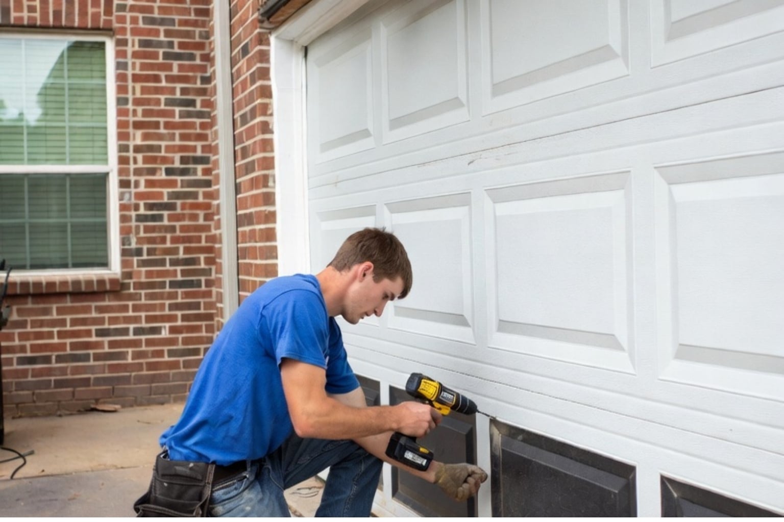 Garage Door Installation Contractor in Burnet TX